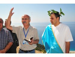 Şair Ve Yazarlar 2 Bin Metreden Barış Mesajı Verdi