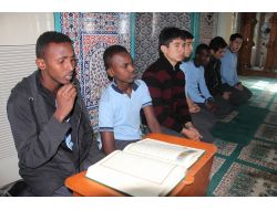 Yoğun Bakımdaki Arkadaşları İçin Dua Ettiler