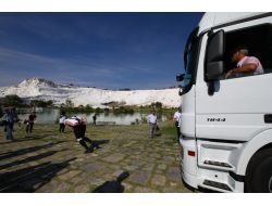 Güçlerini Pamukkale'de Tır Çekerek Gösterdiler
