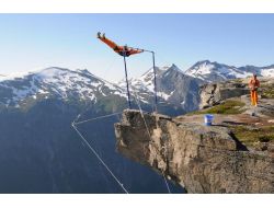 Akrobasi Yapayım Derken Bin 200 Metreden Düştü