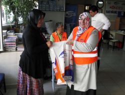 Kimse Yok Mu’dan 180 Aileye Kırtasiye Ve Gıda Yardımı