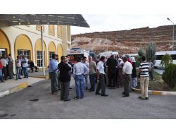 Kazada Hayatını Kaybeden Gencin Yakınları Hastaneye Tepki Gösterdi