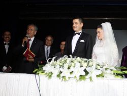 Bülent Arınç, Nikah Şahidi Oldu!
