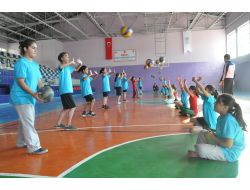 Muşlu Kızlar Voleybola Gönül Verdi