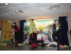 Bp Yol Güvenliği Çocuk Tiyatrosu 'Konuşan Trafik' Oyunu İle İzmir'de