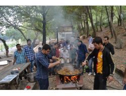 Öğrencilerin Piknik Keyfi