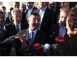 Milli Savunma Bakanı: Biz Suriye Halkının Yanındayız, Rejimin Yanında Değil