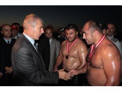 Pehlivanlar Erbaa’da Birincilik İçin Yarıştı