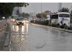 Edirne’de Yağmur Caddeleri Göle Çevirdi