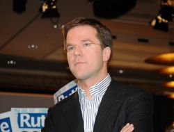 Hollanda'da Koalisyonu Kuracak Partiler Oy Kaybediyor