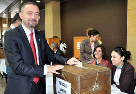 KOCASAKAL YENİDEN BAŞKAN