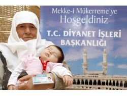 En Yaşlı Hacı Adayı İle En Minik Hacı Adayı Bir Araya Geldi