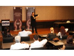 Havalimanı Çalışanları ‘işaret Dili’ Öğreniyor