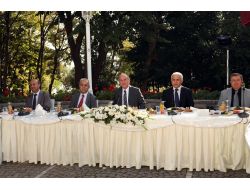 Kadir Topbaş: Yerel Yönetimler Büyük Çaba Sarfetmeli