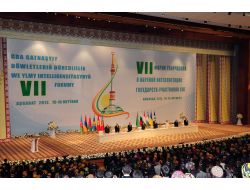 Berdimuhadov'dan Medvedev'in Eşine Ödül