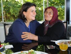 Vali Kızılcık'ın Eşi Şehit Aileleri Ve Gazilerle Yemekte Buluştu
