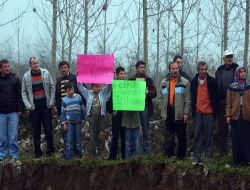 Köyün Ortasına Yapılan Çöplüğe Köylülerden Tepki