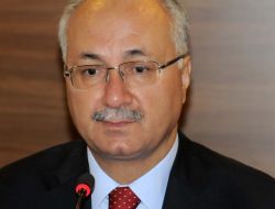 Manisa Ticaret Borsası Öğrencilere Bin Çift Ayakkabı Dağıttı