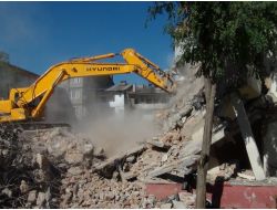 Kenan Evren’in Muş’ta İkamet Ettiği Lojman Yıkıldı