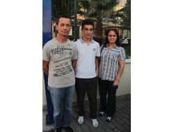 Cebinde 2 Lira Olan Lise Öğrencisi, Bulduğu Bilgisayarı Polise Teslim Etti