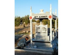 Ölmeden Mezarını Yaptırdı, İçerisine Yorgan Yastık Yerleştirdi