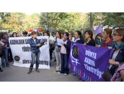 Bakanlık Önünde Kadınların Sağlık Hakları İçin Yürüdüler