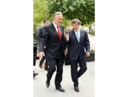 Dışişleri Bakanı Davutoğlu, Bosna Hersek Dışişleri Bakanı İle Bir Araya Geldi