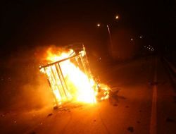 Gazi Mahallesi'nde Çıkan Olaylarda Onlarca İş Yeri Tahrip Edildi!