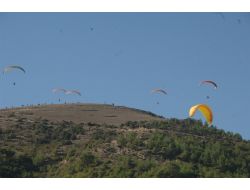 Hafta Sonu Gökyüzü ‘yamaç Paraşütü Festivali’ İle Şenlenecek