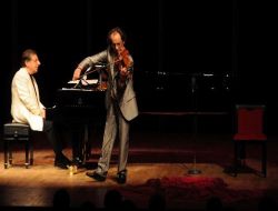 Ünlü Keman Virtüözü Farid Farjad İzmir'de Sahne Aldı