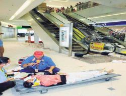 Malezya'da Alışveriş Merkezinde Görülmez Kaza:  2 Ölü, 4 Yaralı