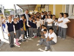 Toroslar Belediyesi 5 Bin Öğrenciye Kırtasiye Yardımında Bulundu