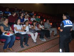 Kozan Polisi 25 Çocuğu Sinemaya Götürdü