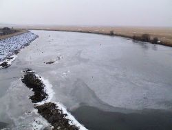 Ardahan'da Kura Nehri Dondu!!