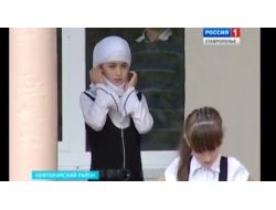 Putin Dine Saygı İstedi, Başörtülü Derse İzin Çıktı