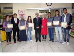 Öğrencilerden Mahkum Annelerin Çocuklarına Yardım Eli