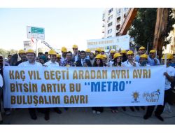 Ak Partili Gençlerden Kocaoğlu'na: Metro Bitecekti, Doğru Mu Samet?
