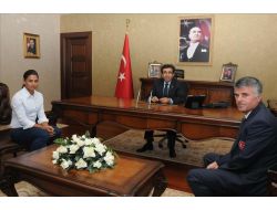 Milli Atlet Nevin Yanıt’tan Vali Güzeloğlu’na Ziyaret