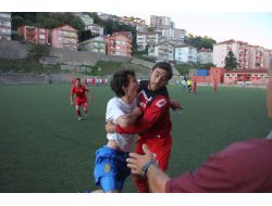 Amatör Maçta 2 Futbolcunun Tartışmasına Diğer Oyuncular Da Katıldı