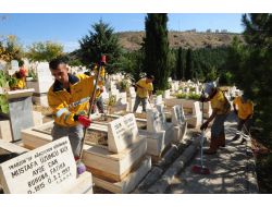 Başkent'te Mezarlıklar Bayrama Hazırlanıyor