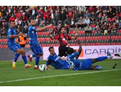 Eskişehirspor: 2 - Kardemir D. Ç. Karabükspor: 1 (İlk Yarı)