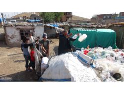 Derme Çatma Evde Yaşam Mücadelesi Veren Gezer Ailesinin Dramı Yürek Burkuyor