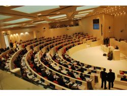 Gürcistan’ın Yeni Parlamentosu Çalışmalara Başladı