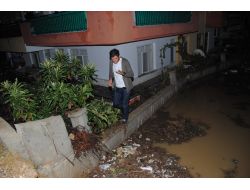 Manavgat'ta Sağanak Yağış Su Baskınlarına Yol Açtı