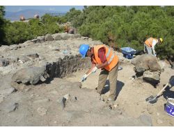 İzmir Büyükşehir Kadifekale Surlarını Yeniliyor