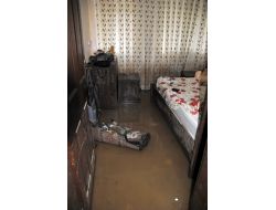 Sağanak Yağış, Manavgat'ta 15 Dairenin Eşyalarını Kullanılamaz Hale Getirdi