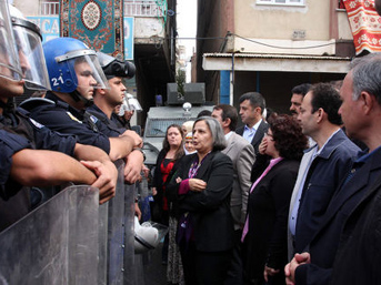 Diyarbakır'da Gergin Saatler