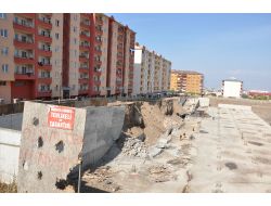 6 Yıldır Çivi Çakılmayan Avm İnşaatının Temeli Çöktü, Çevre Sakinleri Tedirgin