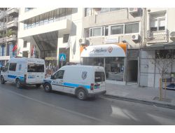 Mali Müşavire Silahlı Saldırıda Bulunan Zanlılar Kaçarken Kameraya Takıldı