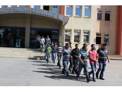 Sokakta Uyuşturucu Satanlara Operasyon